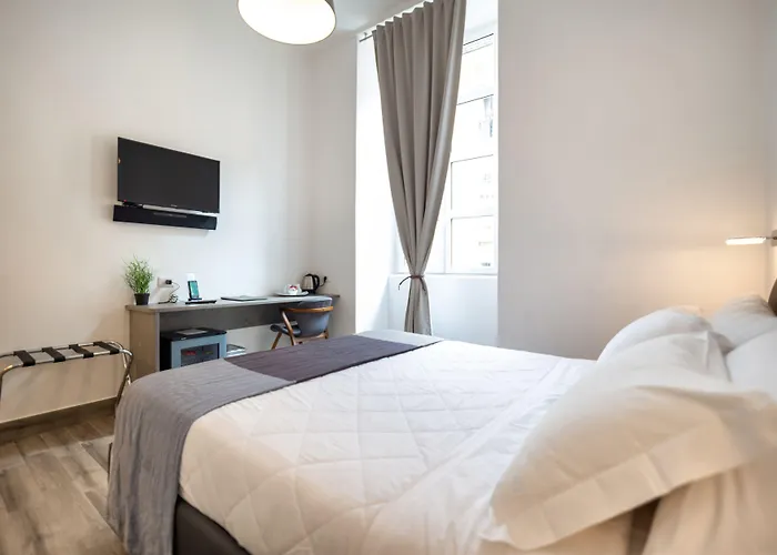 Clementi 18 Πανσιόν 4*