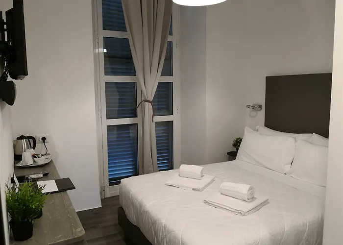 Πανσιόν Clementi 18 4*